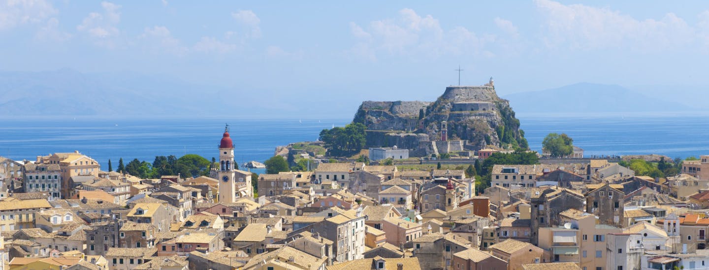 Besøg den hyggelige hovedby på Korfu, også kendt som Kerkyra