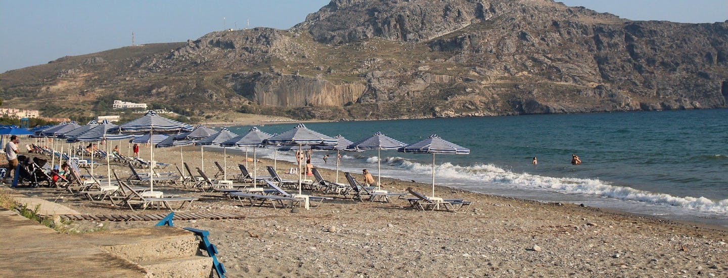 Slap af på stranden ved Plakias på Kreta