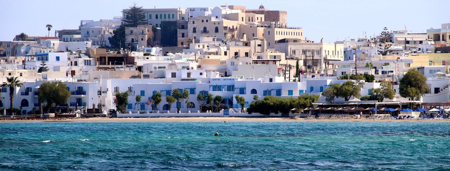 Naxos by ved havet og stranden