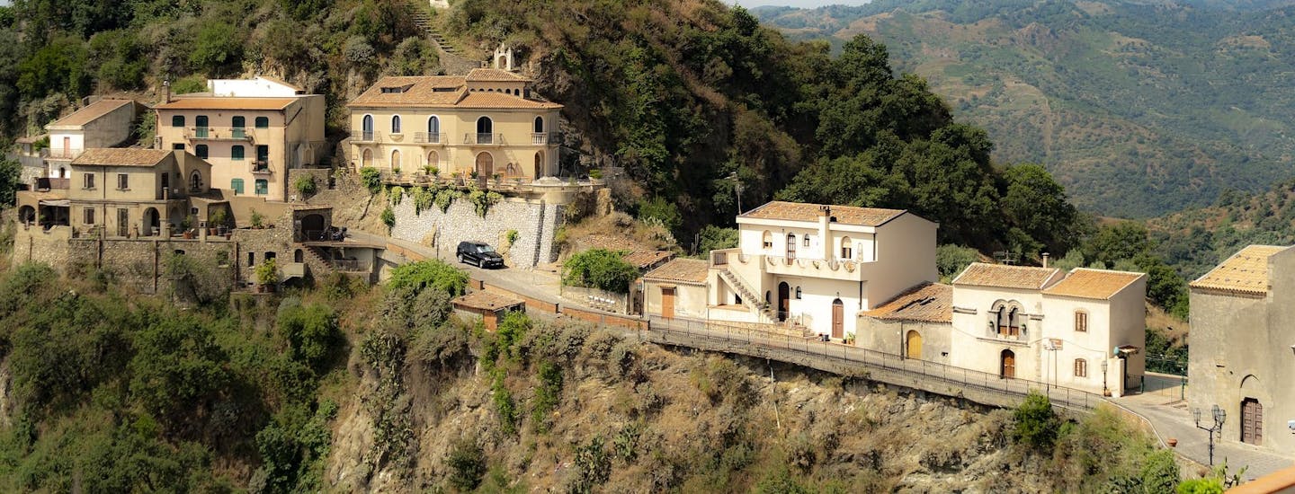 Besøg den autentiske lille by Savoca på Sicilien