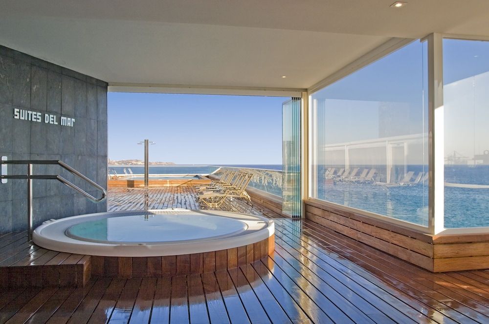 Suites del Mar by Melia i Alicante Book online nu!